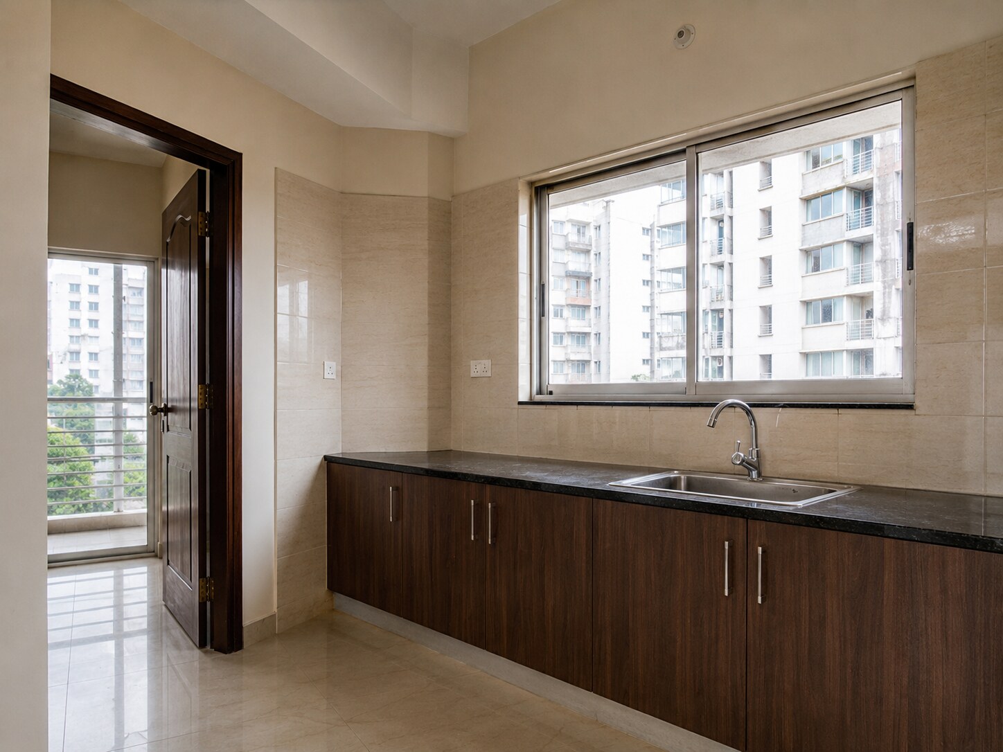 Bright 3-Bed Ready Apartment in Aftabnagar, Dhaka